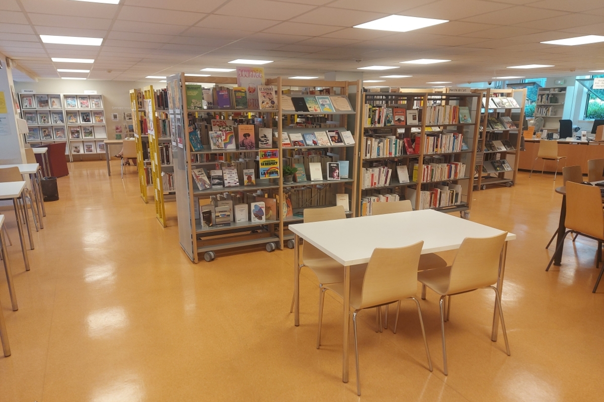 Salle de lecture de la bibliothèque Drouot