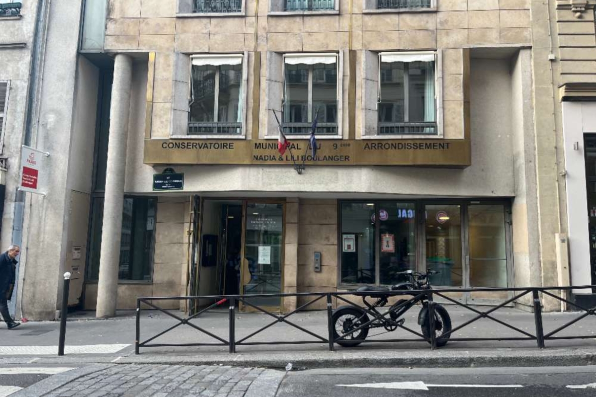Photo de la façade du conservatoire Nadia et Lili Boulanger