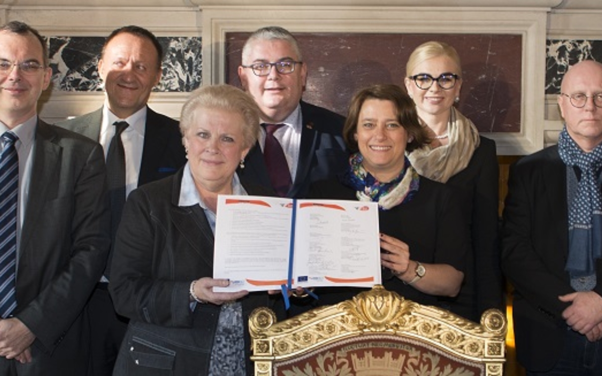 Siganture charte BoostInno d’Urbact