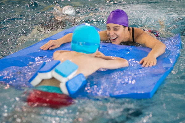 Piscines: des espaces ludiques pour les familles vignette