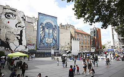 Rencontre avec le street artiste, Shepard Fairey et ambiance place Stravinsky