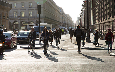Piste cyclable, rue de Rivoli 