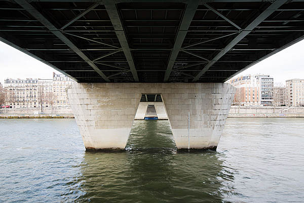 Pont du Garigliano, construit de 1963 à 1966 par les architectes Davy et Thenault