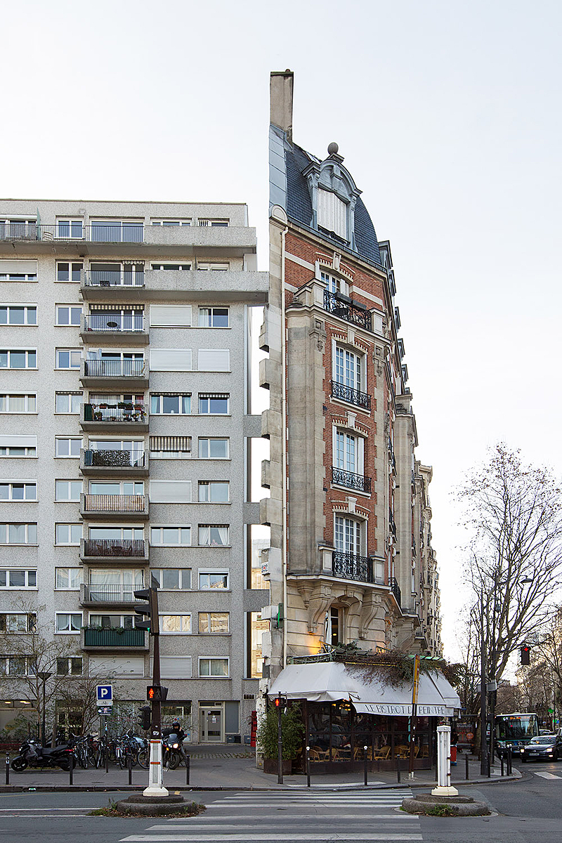 Angle de l'avenue Ledru-Rollin et rue de Charonne, Paris 11e