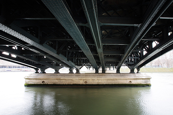 Pont de Bir Hakeim, construit de 1903 à 1905 par les ingénieurs Biette, Daydé et Pillé et l'architecte Jean-Camille Formigé