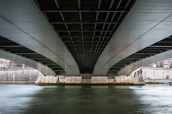 Pont de l'Alma, reconstruit de 1969 à 1973 par les architectes Coste, Blanc, Arsac et Dougnac