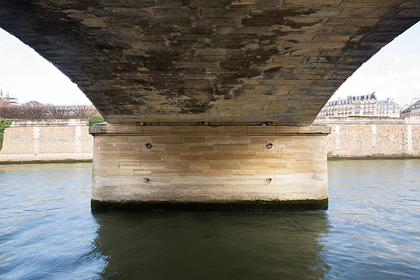 Pont de l'Archevêché, construit de 1826 à 1828 par l'ingénieur Plouard