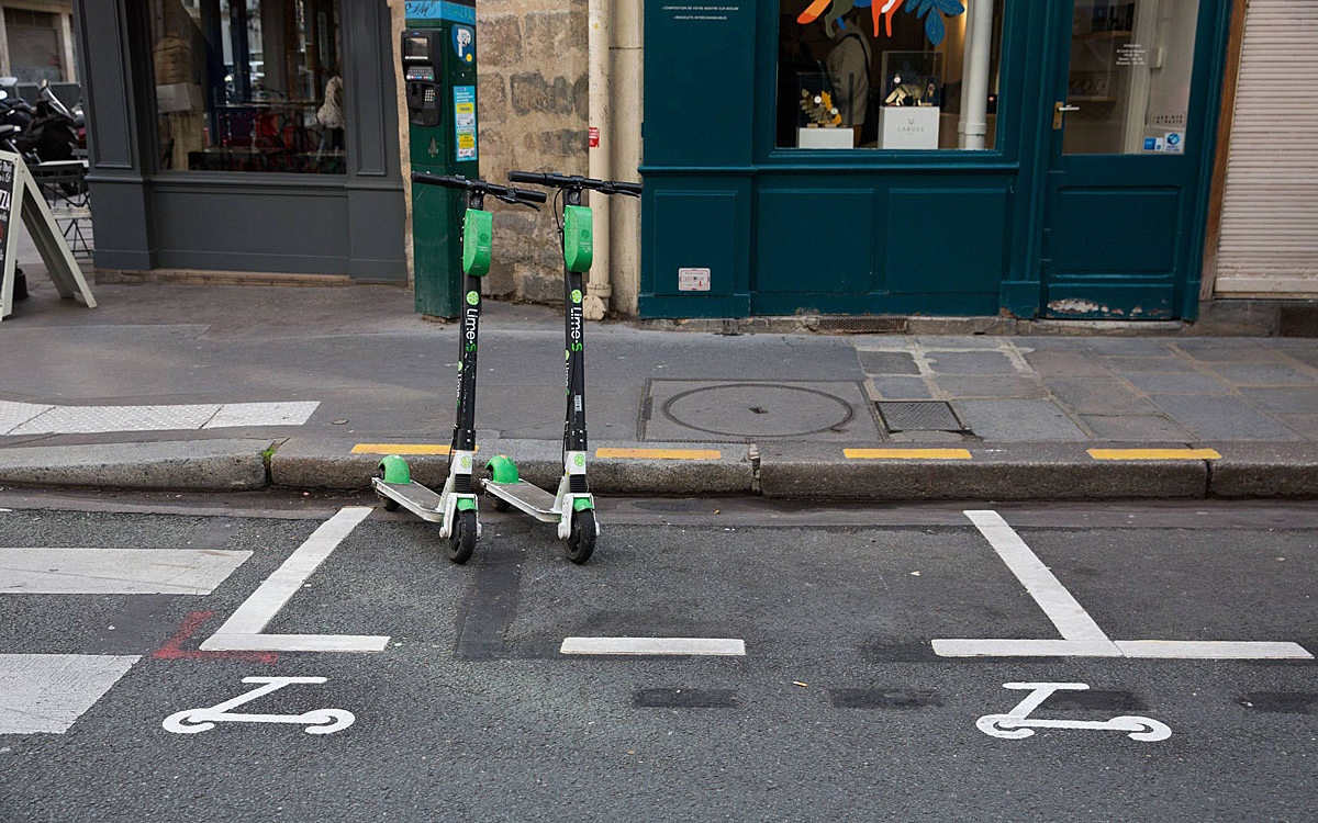 Parking trottinettes