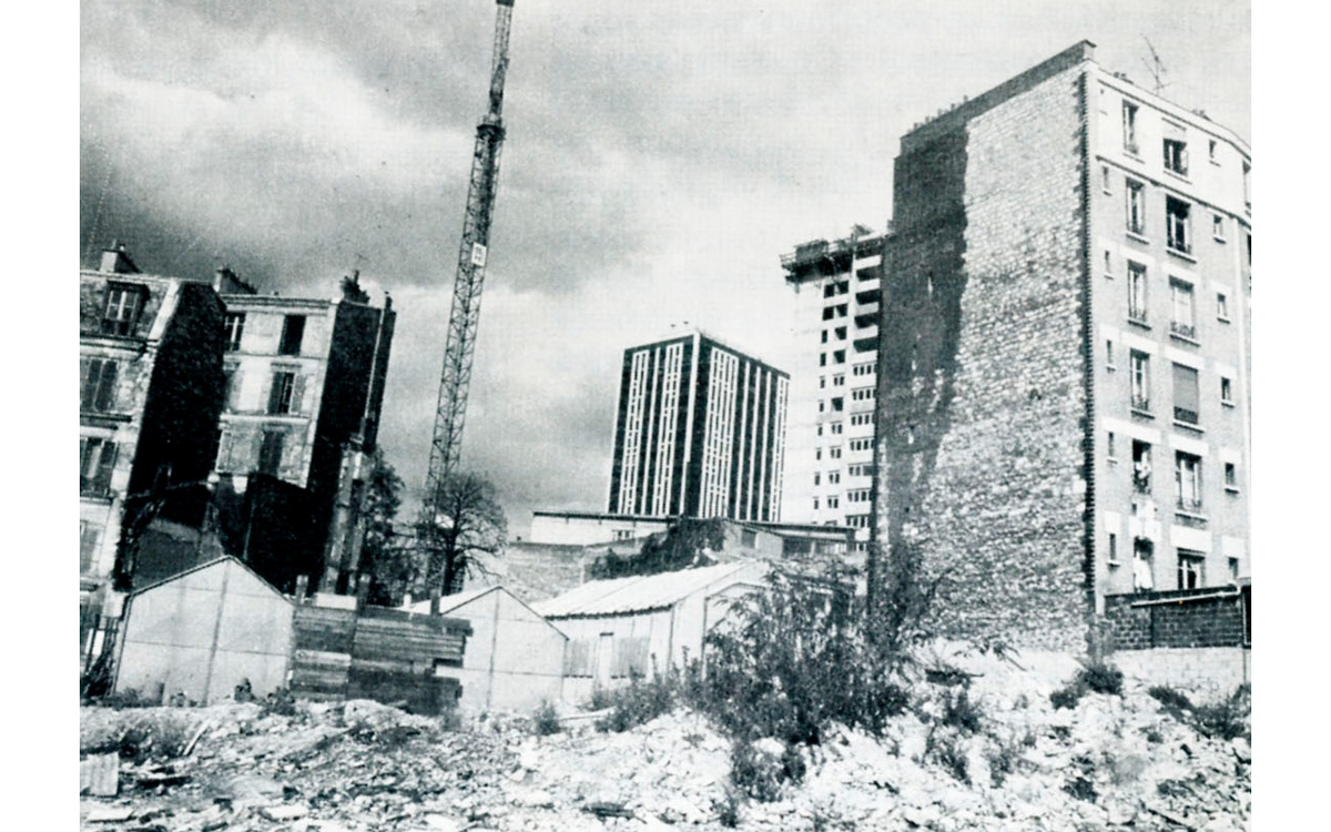  Vue du chantier de dégagement de la place des Fêtes à la fin des années 1960.