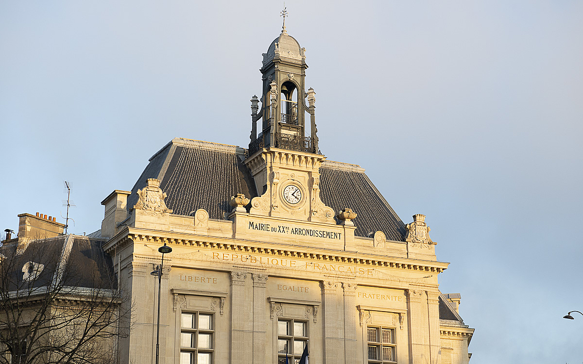 Mairie du 20e située sur la place Gambetta