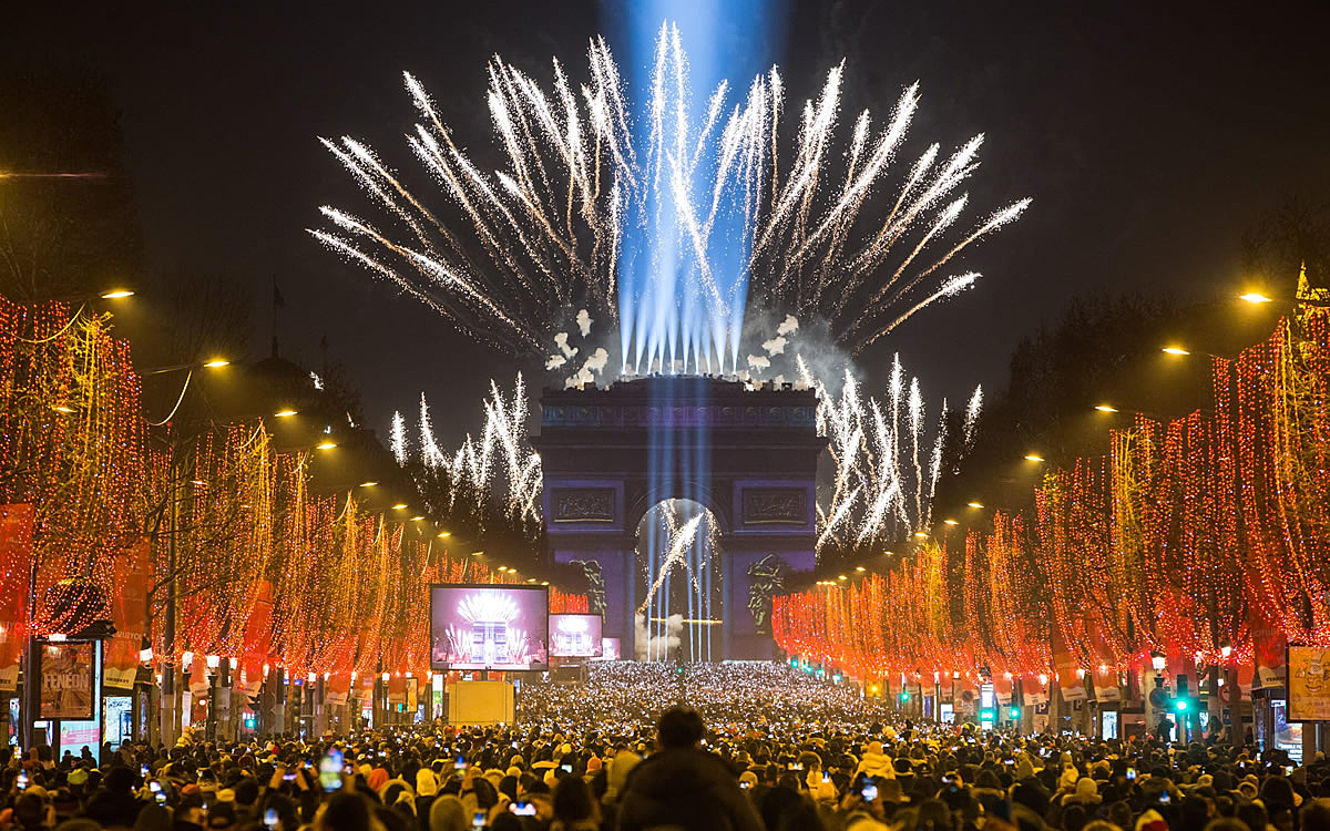 Pour le nouvel an, une soirée électronique va avoir lieu sur les  Champs-Elysées