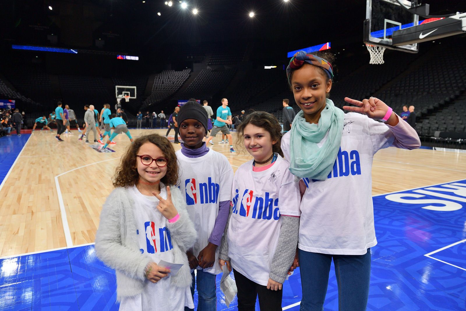 Les Reporters Juniors NBA assistent aux entrainements des joueurs américains à Paris