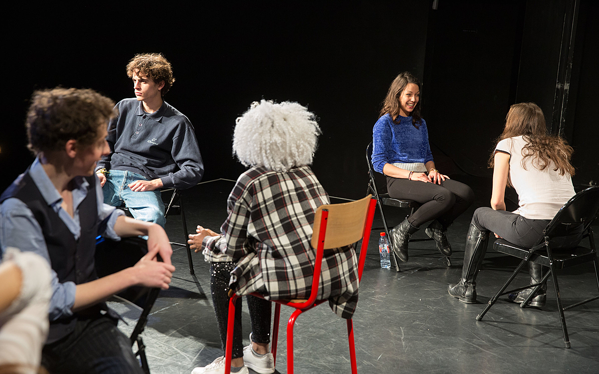 Cour d'art dramatique au conservatoire Francis Poulenc
