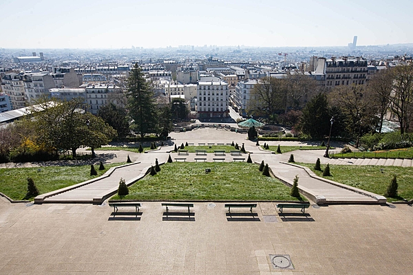 Square Louise-Michel 18e