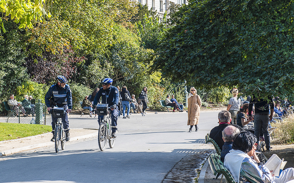 Agents chargés de l' accueil et de la surveillance des parcs et jardins