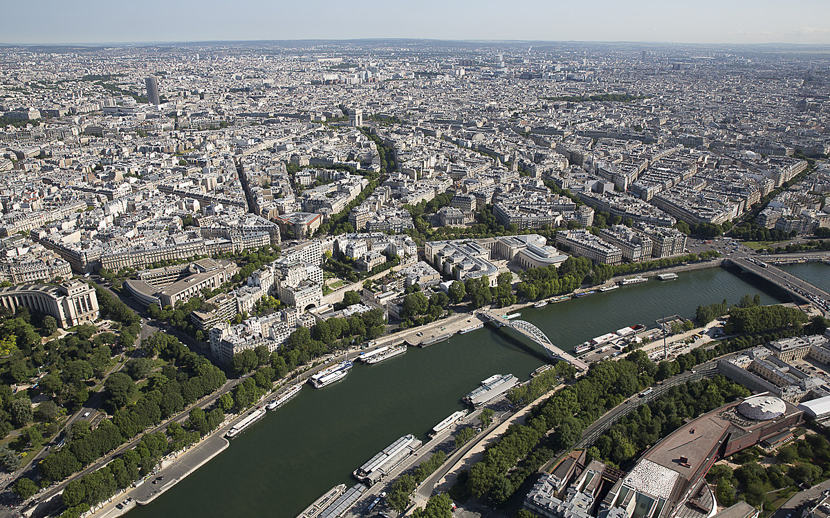 Большой париж. Париж глазами шести. Париж 1537. Париж 1978 фото города. Paris Saltimbanqui.