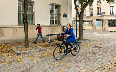 Alix a bénéficié de l' aide de la mairie pour s' acheter un vélo à assistance électrique VAE