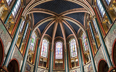 Les décors restaurés de l'église Saint-Germain-des-Près s'offrent au regard des visiteurs, virtuels ou non. 