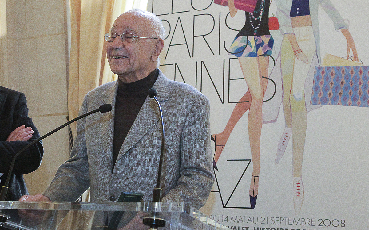 Remise de la grande médaille de vermeil de la ville Paris au peintre et dessinateur Edmond Kiraz créateur des Parisiennnes