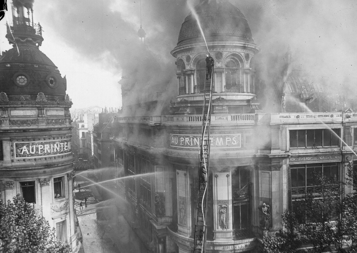 Incendie des grands magasins du Printemps en 1921