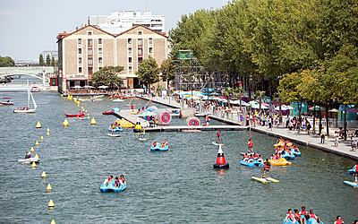 Paris Plages au bassin de la Villette à Paris 19e arr.