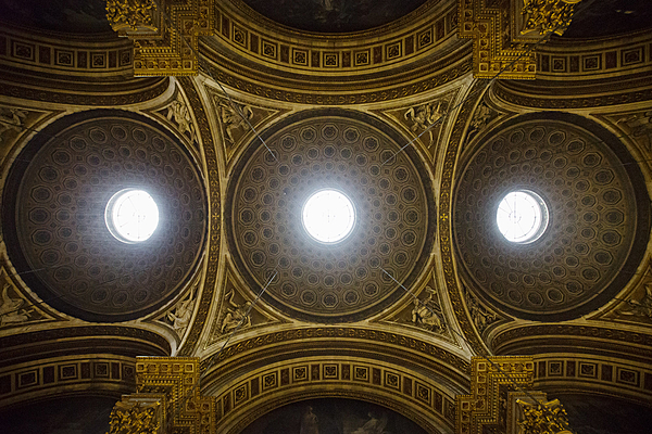 Église de la Madeleine (VIIIᵉ arrondissement), coupoles en pierre de taille, XIXᵉ siècle.