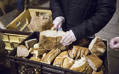 Distribution de denrées alimentaires par "les restaurants du coeur" à Bréguet Sabin 11e