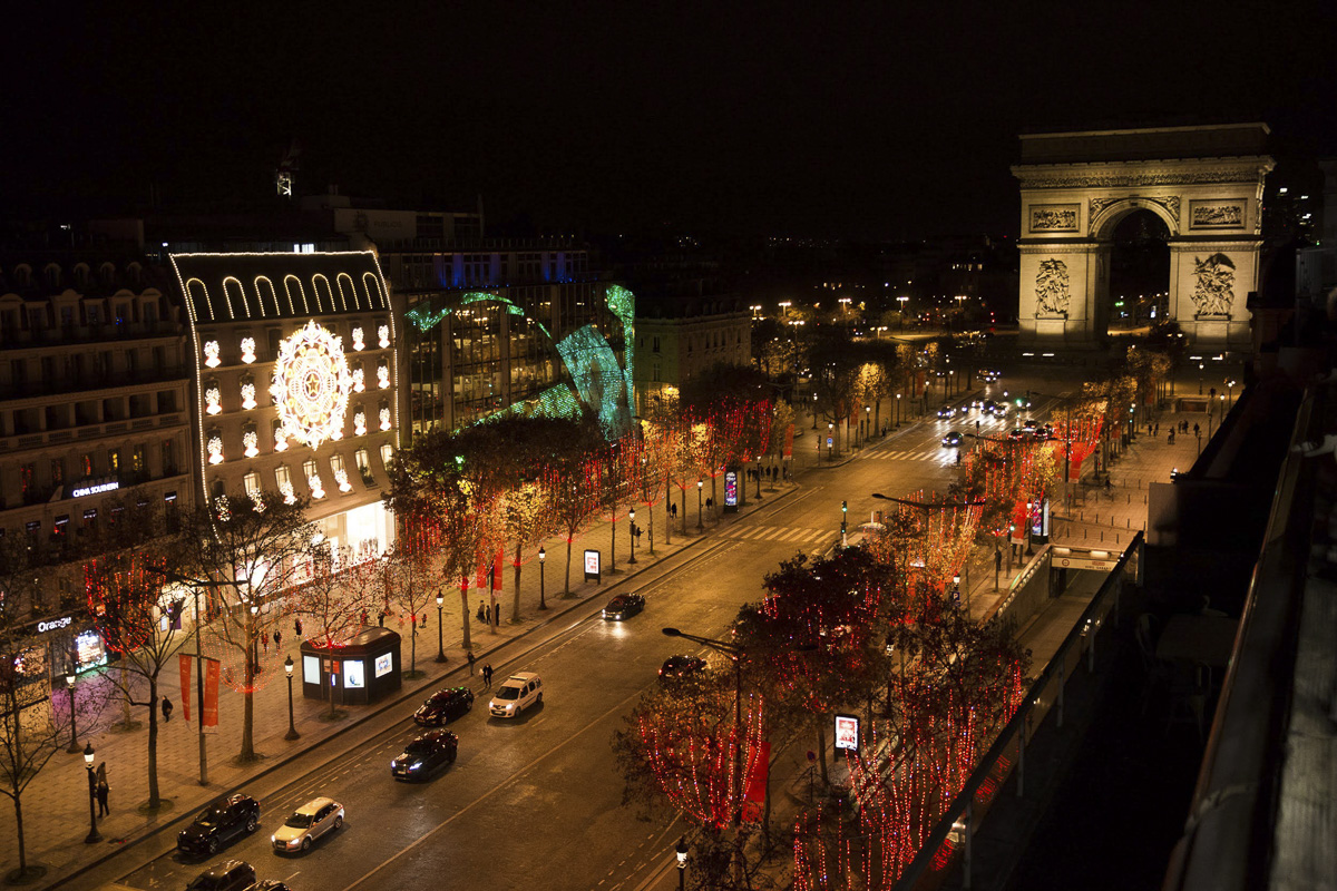 Lancement des illuminations des Champs-Élysées - Ville de Paris