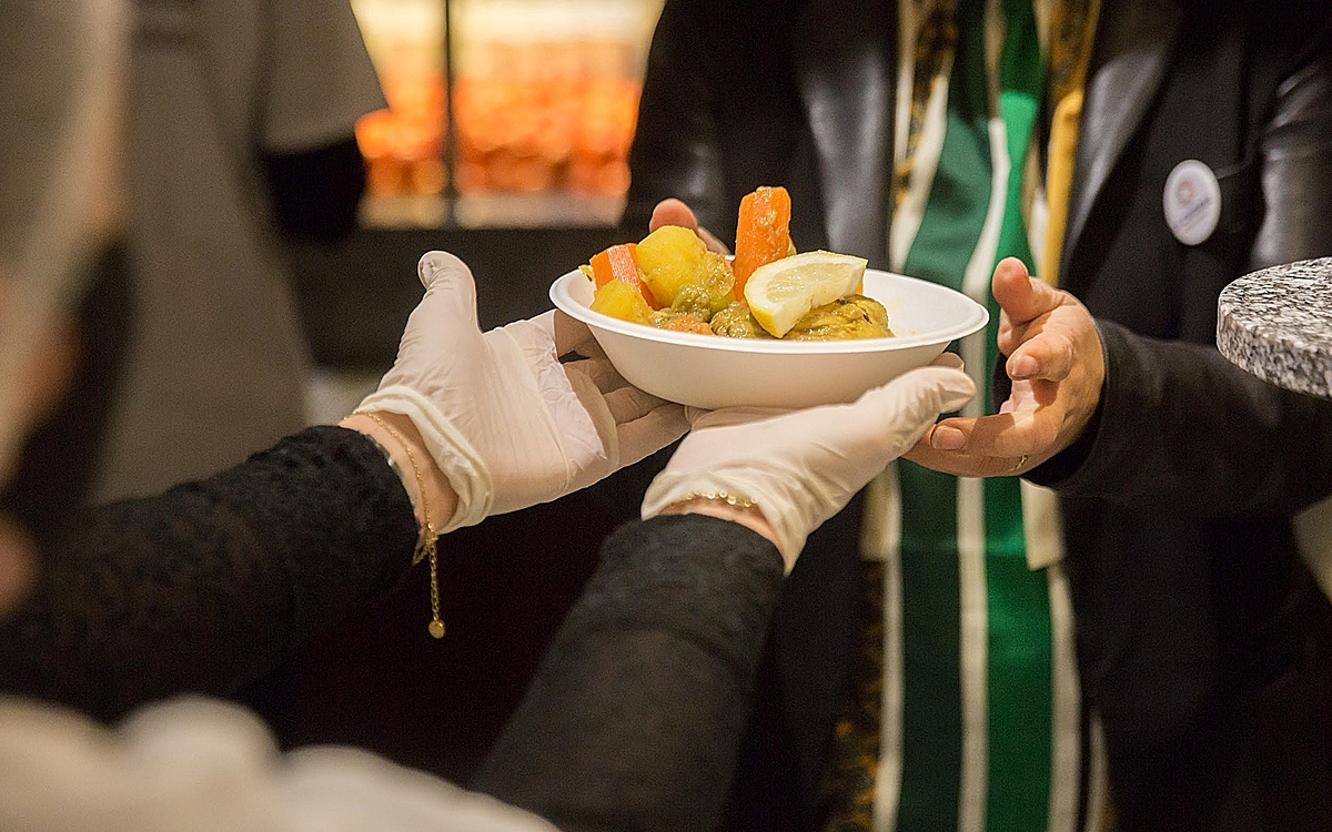 Des repas chauds pour les personnes sans-abri - Mairie de Paris Centre