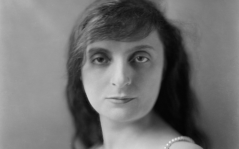 La comtesse Anna de Noailles (1876-1933), femme de lettres française.