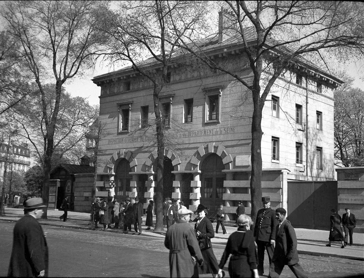  Pavillon de l'ancienne barrière d'Enfer, de l'enceinte des Fermiers Généraux, oeuvre de Ledoux (1784) en 1938.