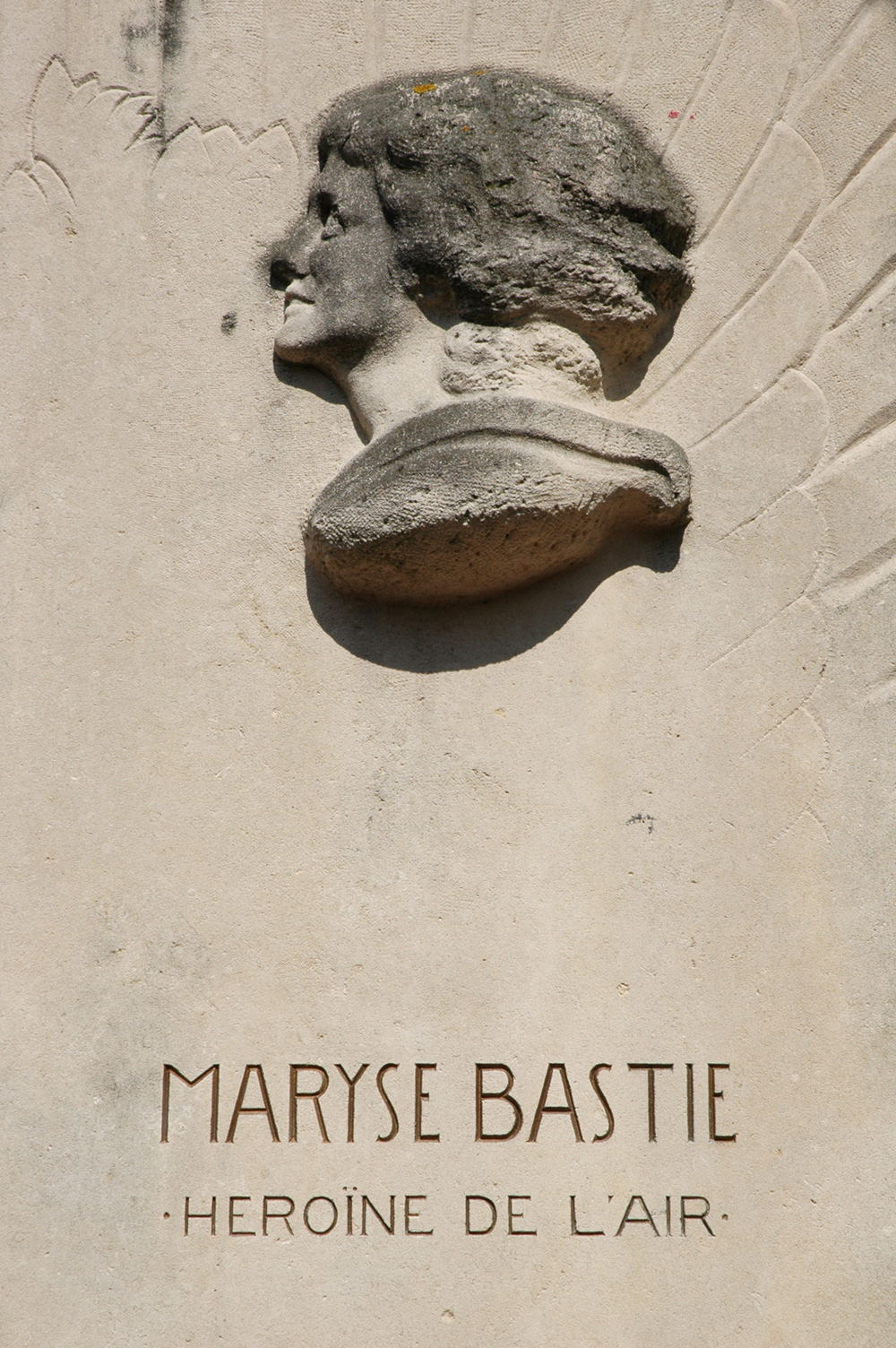 Monument à Maryse Bastié (15ème arrondissement)