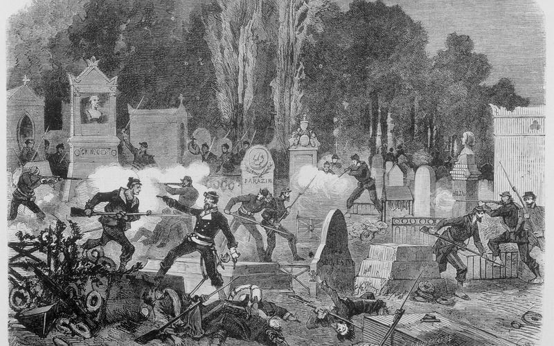 Lagonie de la Commune : marins, infanterie de marine et 74ème de ligne purgeant le Père Lachaise des derniers insurgés le samedi 27 mai 1871 à 8 heures du soir