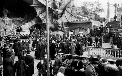 Parc d'attractions du Luna Park. Paris, vers 1910.