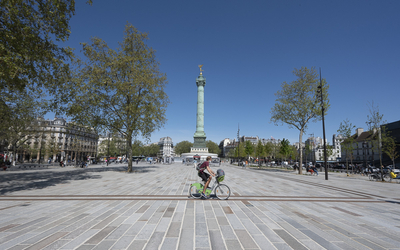 Vélib sur la place de la Bastille.