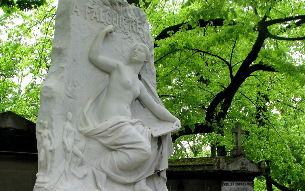 Figure féminine sur la tombe de Falguière