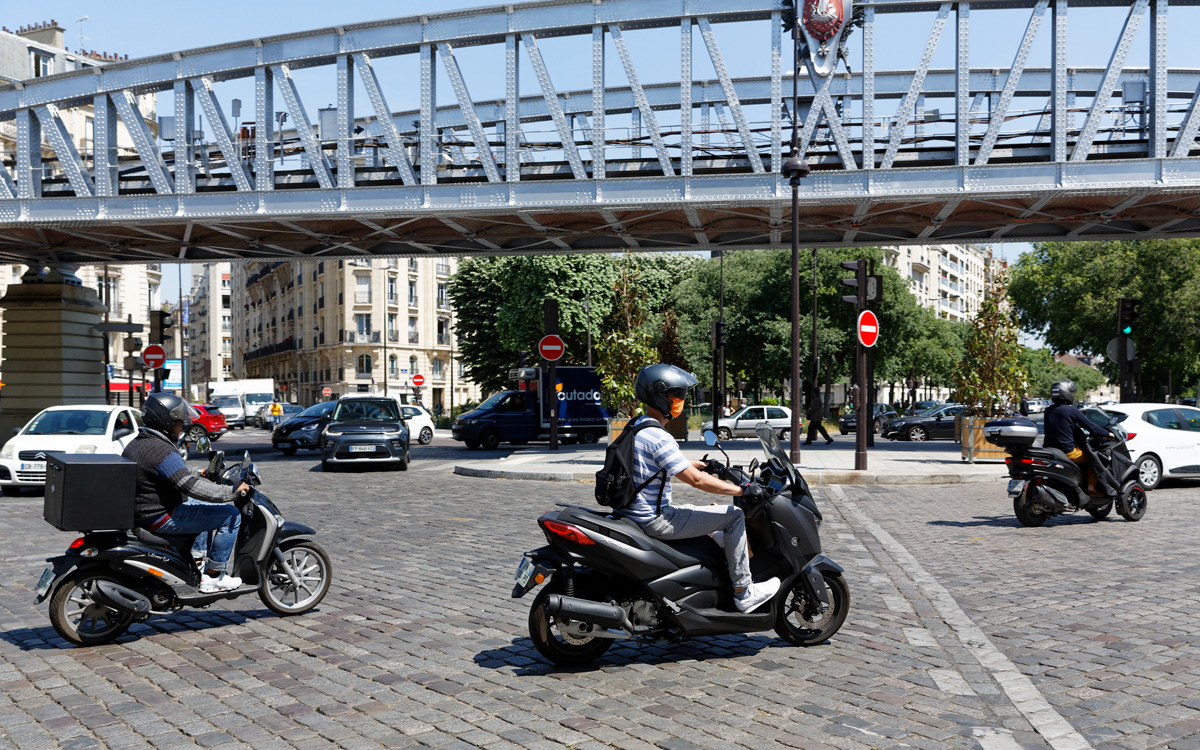Deux-roues motorisé.