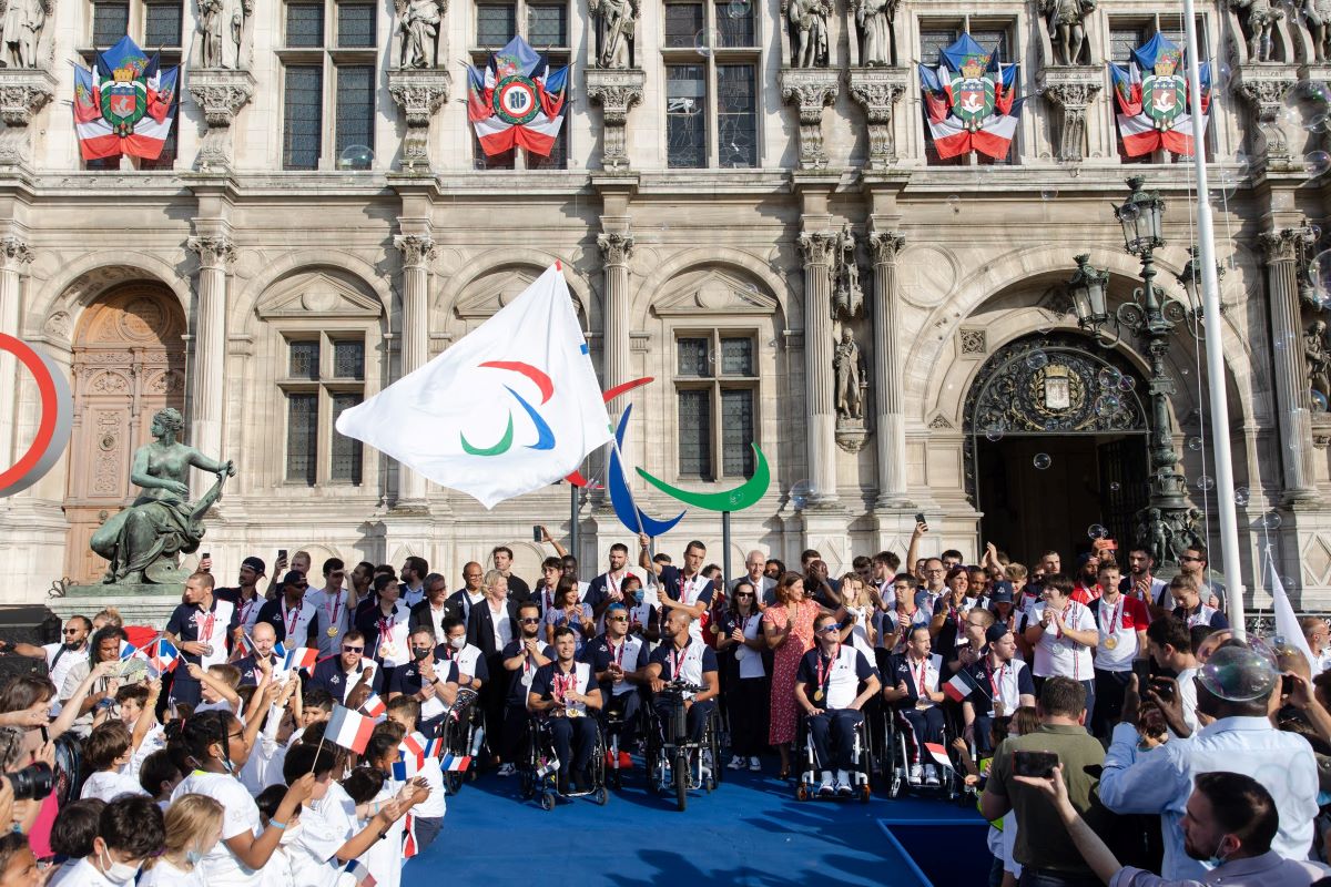 Arrivée du drapeau paralympique à Paris
