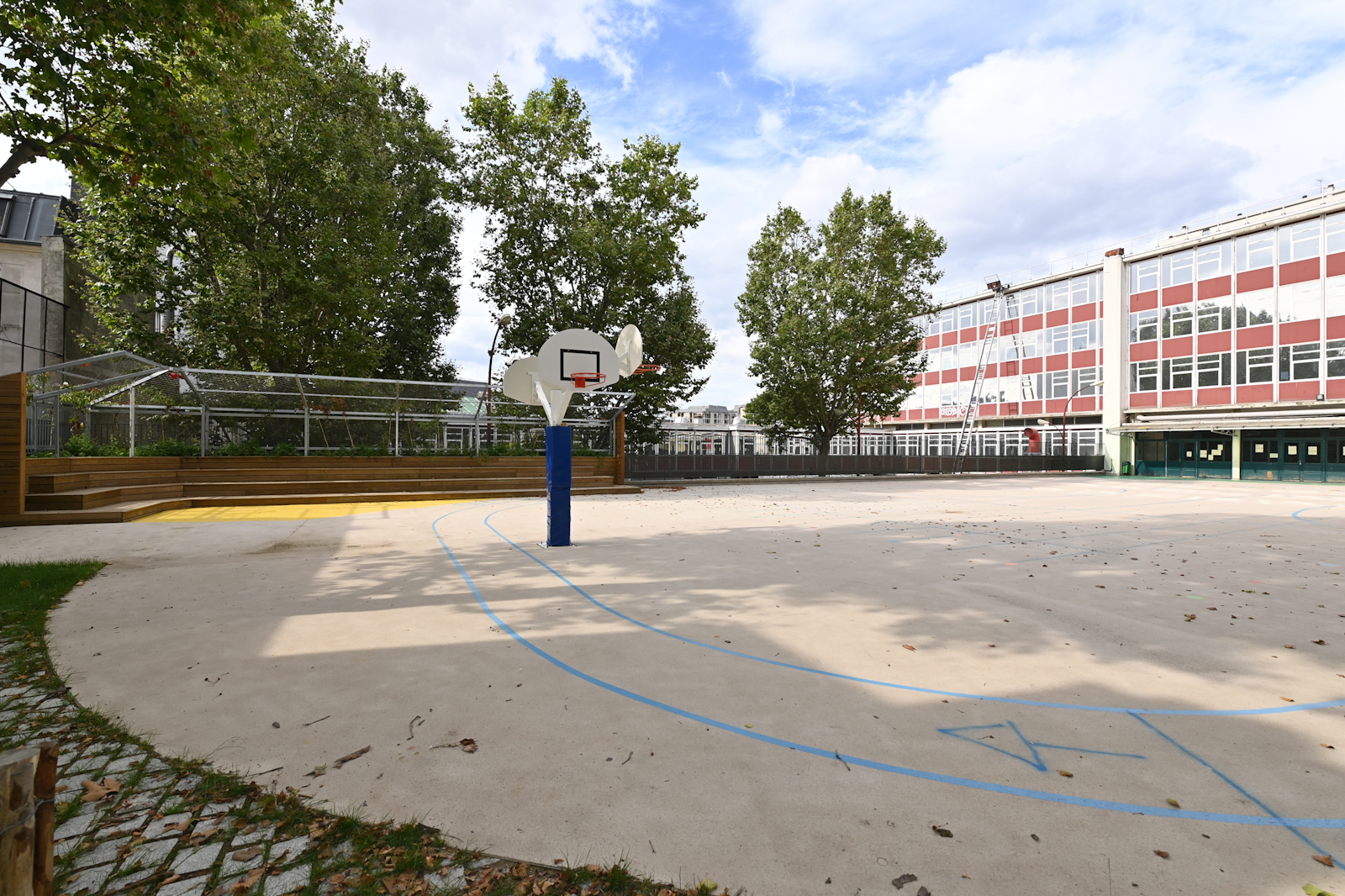 Cour Oasis école Parmentier 10e