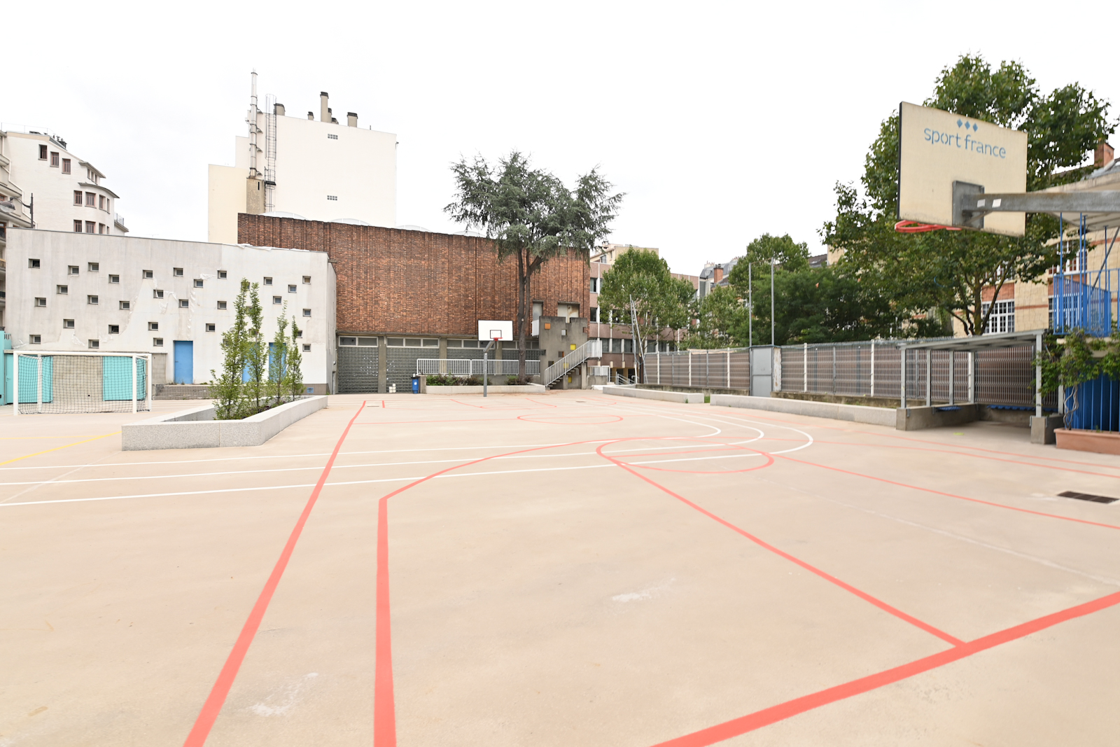 Cour Oasis collège Gérard Philippe 18e