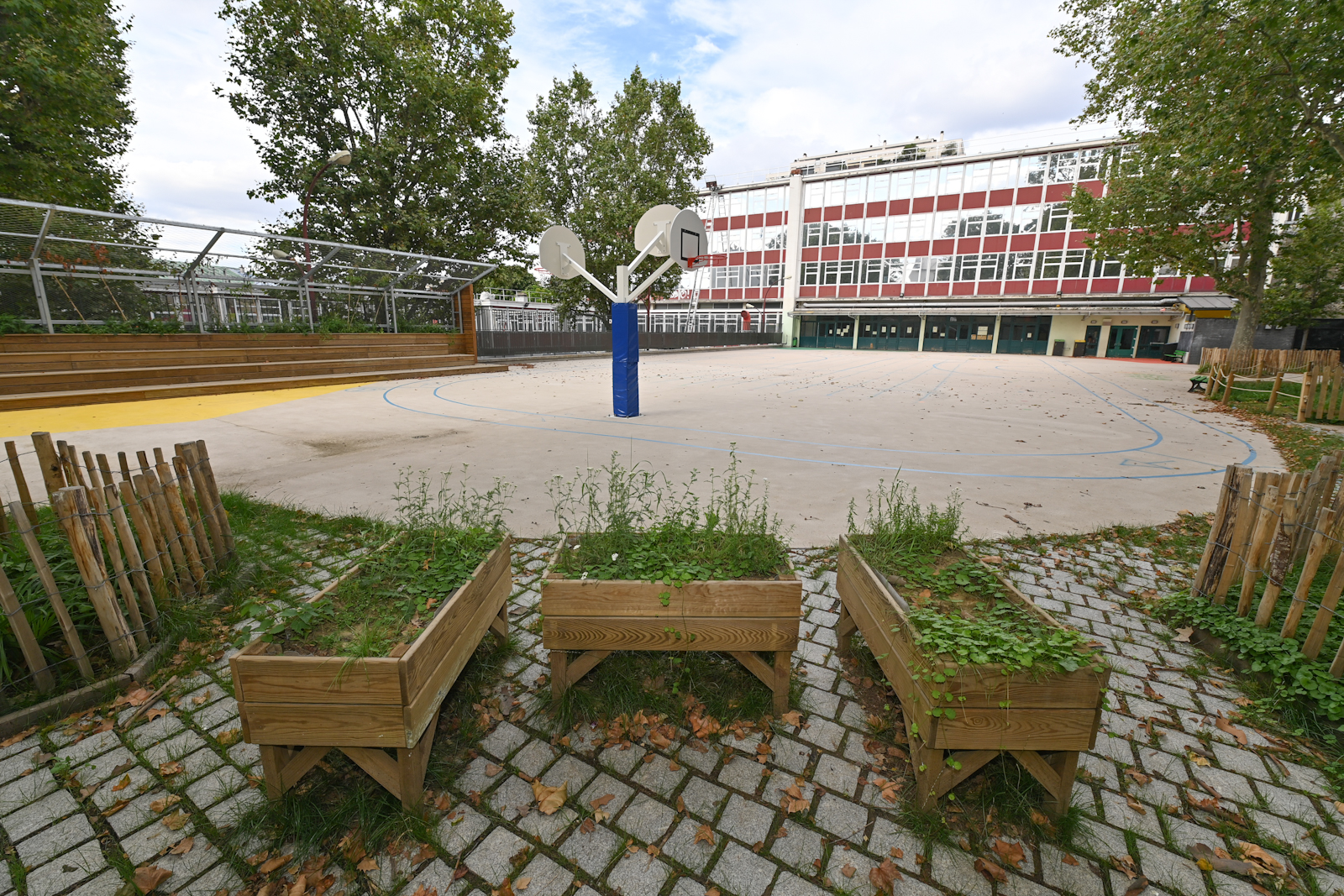 Cour Oasis école Parmentier 10e