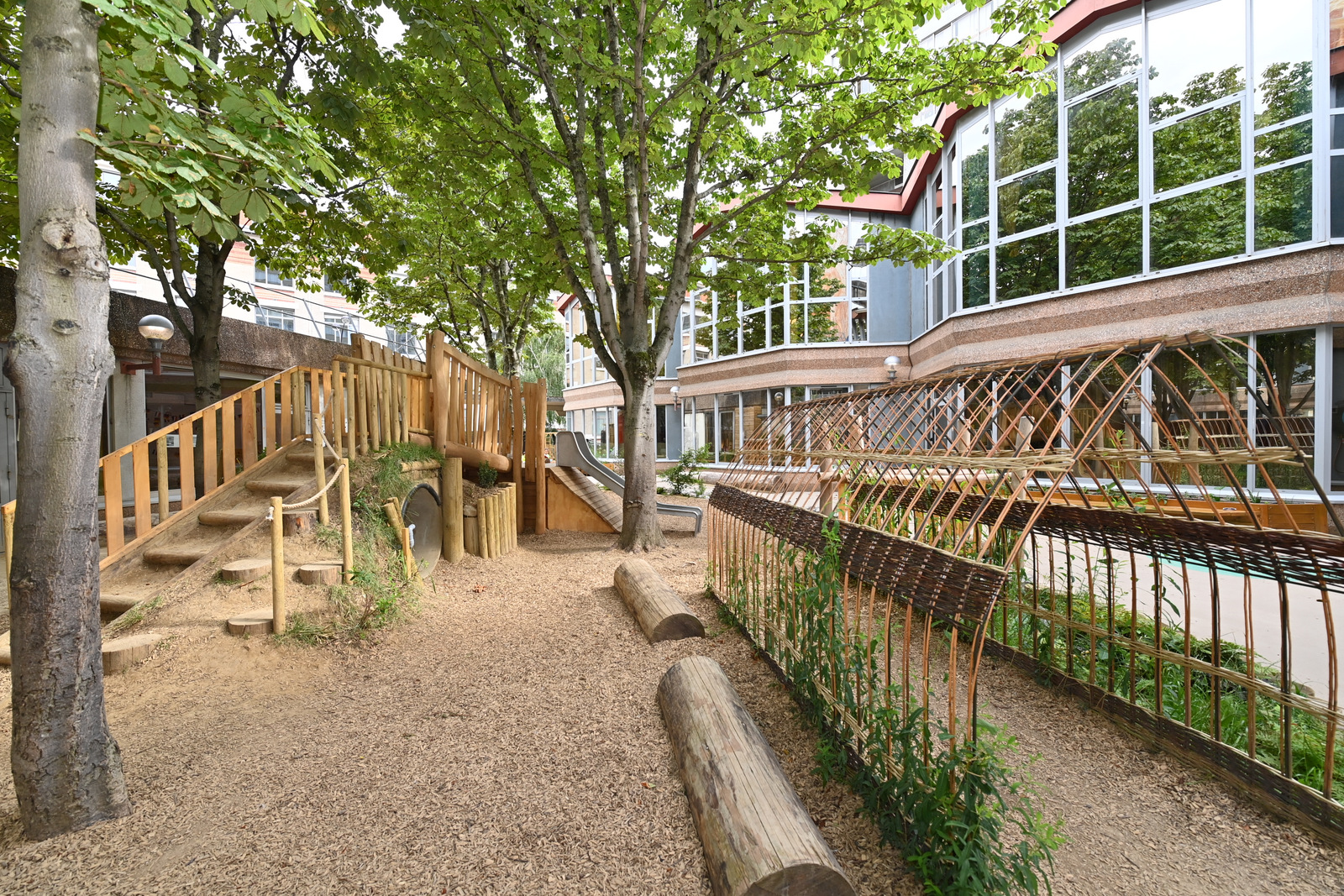 Cour Oasis maternelle Emeriau 15e