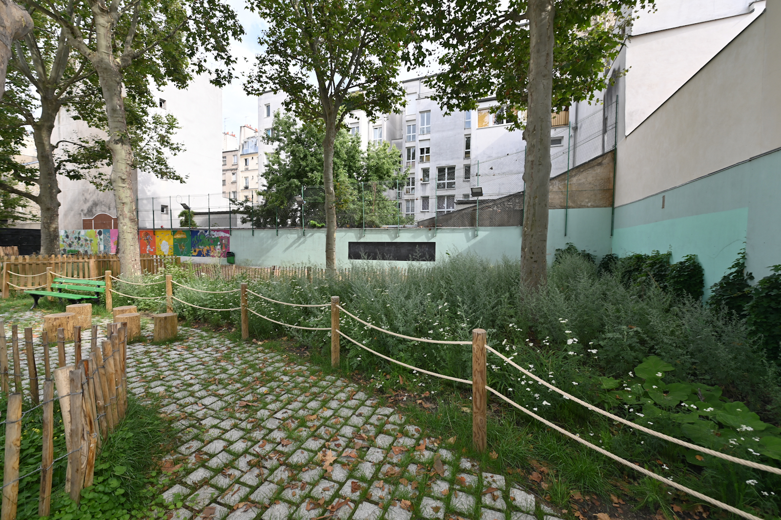 Cour Oasis école Parmentier 10e