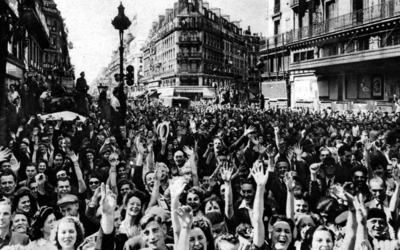 Libération de Paris. Foule en liesse. Paris, septembre 1944.