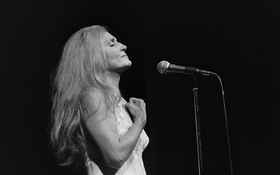 Dalida (1933-1987), chanteuse et actrice française. Paris, Olympia, 1977.