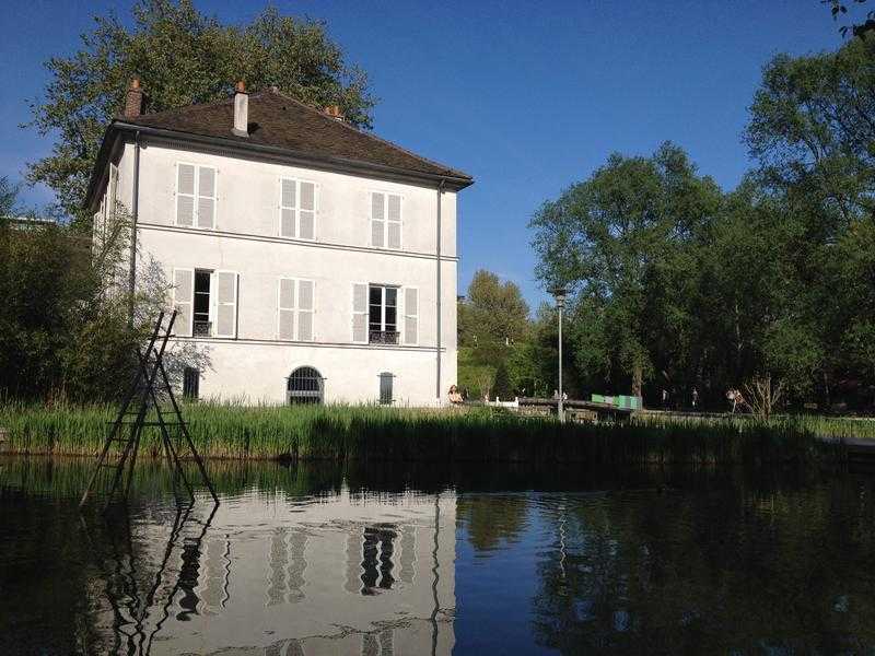 La Maison du Lac du parc de Bercy, ancien poste des gardes de l'entrepôt
