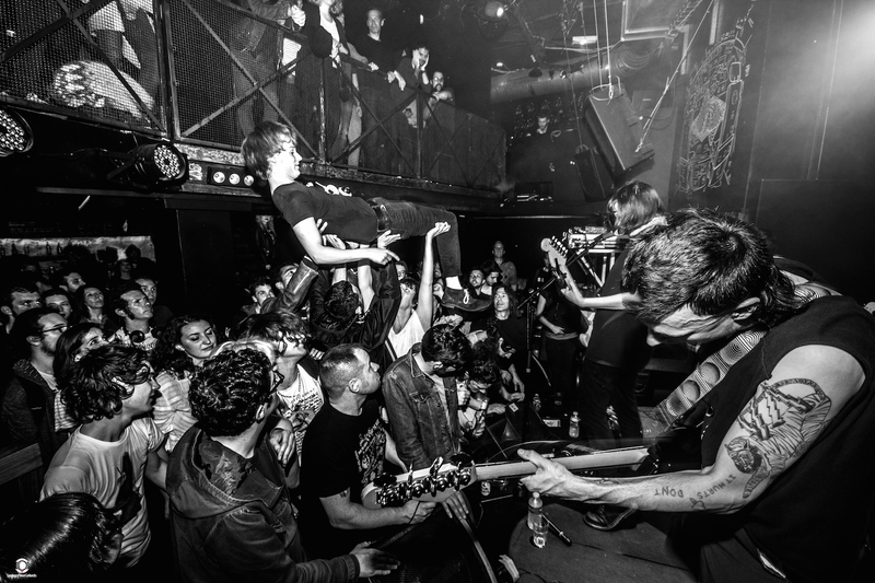 Dilly-Dally-Supersonic-