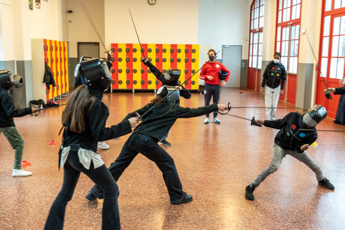 Escrime au collège Colette Besson (20e)