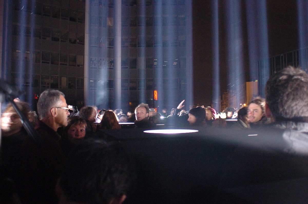 Ryoji Ikeda - Spectra (paris) Tour Montparnasse. Place du 18 juin 1940, Nuit Blanche 2008