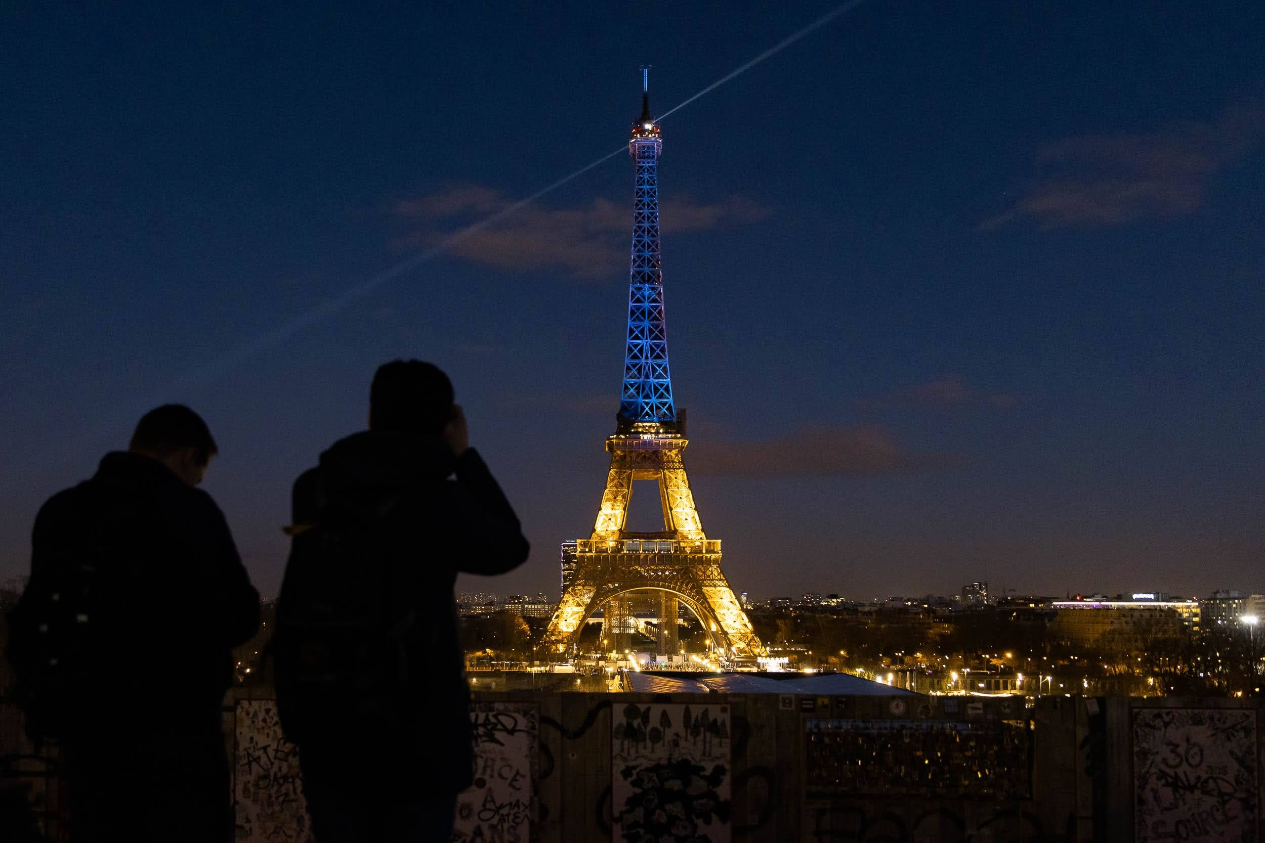 Tour Eiffel aux couleurs de l'Urkaine